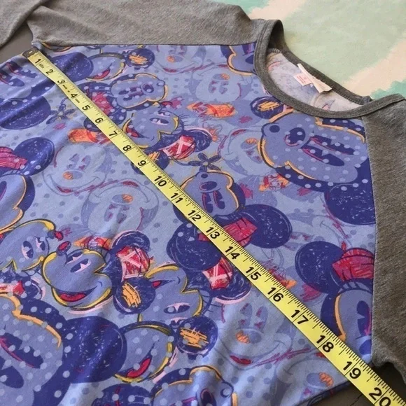 LuLaRoe Disney Mickey Minnie Print Randy Raglan Top Small - Picture 8 of 9